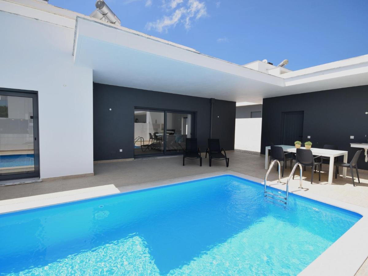 Modern Villa With Private Pool Near The Beautiful Beach Of Foz De Arelho Nadadouro Exterior photo
